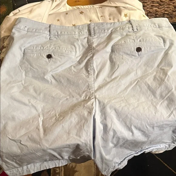 Abercrombie & Fitch 2 pairs Men's Sky Blue and White Flat Front Shorts - Picture 9 of 9